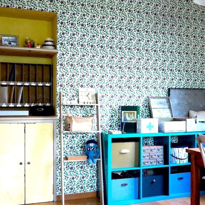 クリーム色の漆喰を塗って扉をチェンジ