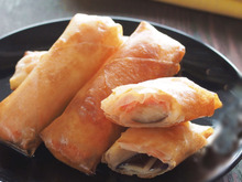 調味料不要♪なすとスモークサーモンとチーズの春巻き