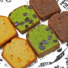 グルテンフリーなパウンドケーキ(中央⇒抹茶&黒豆パウンドケーキ)