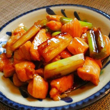 フライパン1つで!優しいお味の鶏むね肉の焼き鳥風