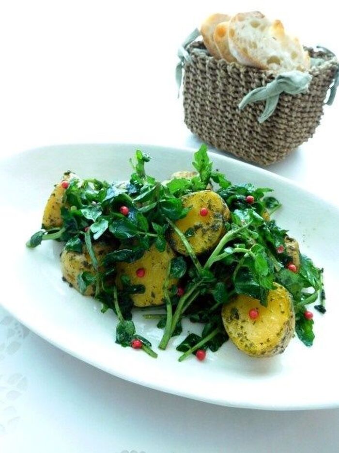 クレソンとジャガイモのバジリコソース