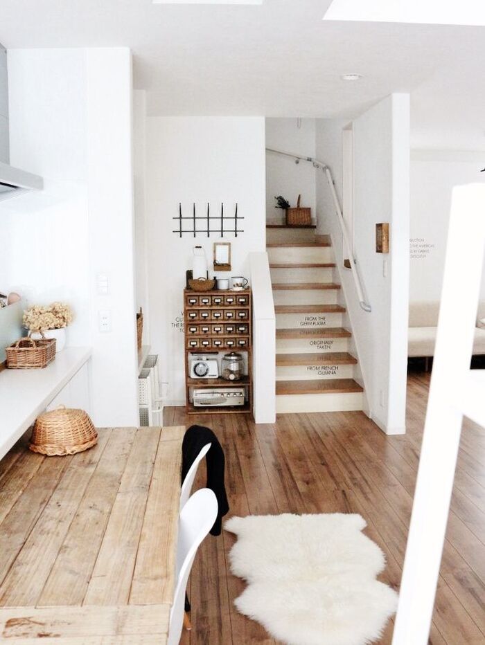 ファーやムートン、毛糸の小物を使う