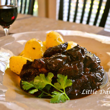 【スペアリブのプルーン煮込み】お財布にやさしいゴージャスレシピ!