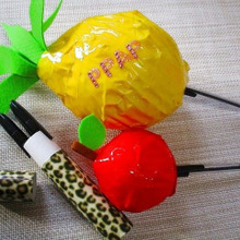 捨てるはず!のフルーツキャップ&瓶の梱包材でペンパイナッポーアッポーペン♪