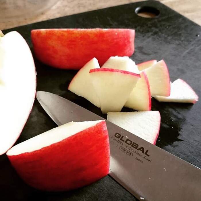 りんごをスライスします