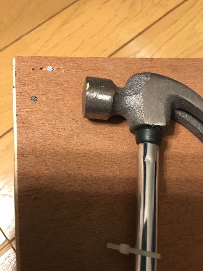 釘を打ちます