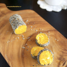 パーティーにも活躍 かぼちゃとクリームチーズの黒ごまロール