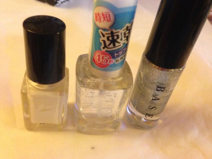 今回使ったマニュキアです。