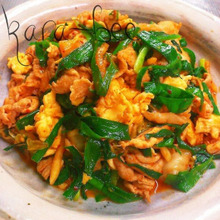 簡単! スタミナおつまみ♡ 旨辛ニラ玉豚キムチ