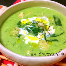 冬に栄養アップのほうれん草で!グリーンシチュー