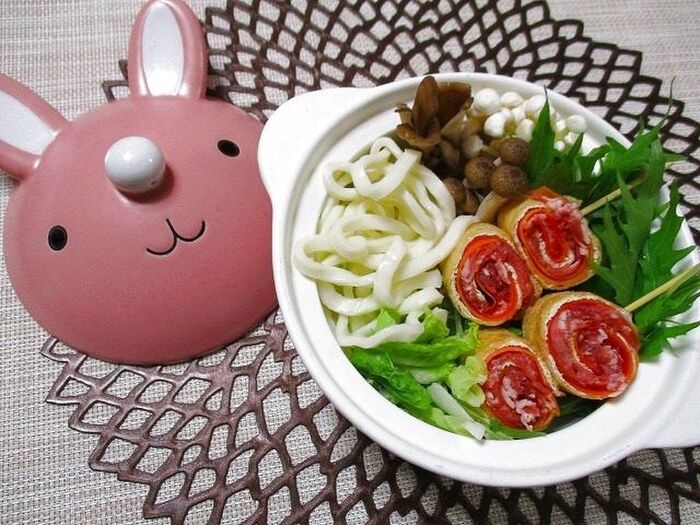 くるくる巻くだけ簡単・可愛い!豚肉と人参の信田巻き串鍋♪