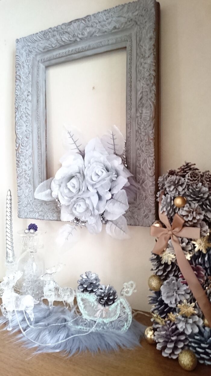 松ぼっくりとラップの芯で作る大人クリスマスツリー