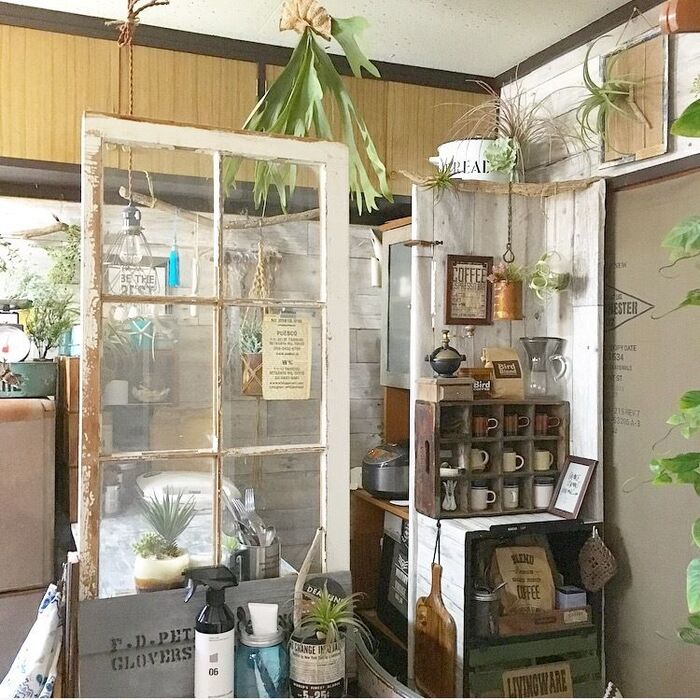 板壁とカラーボックスで作るスペース