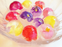 パーティにぴったり♡まるで宝石のような一口フラワーゼリー♡