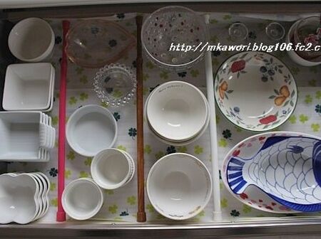 ⑪食器棚の収納