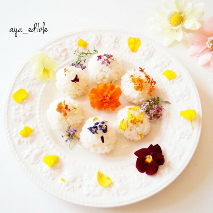 おにぎりもカワイイ時代に??♡カラフル可愛いお花のおにぎり♡