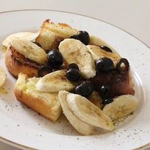 【コストコ】ホテルブレッドで♪お食事系レシピ☆バナナとオリーブのバルサミコソース☆