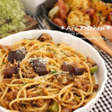 トマトジュースで作る簡単ソース*余ったソースは保存も可能*たっぷりなすのボロネーゼ♡