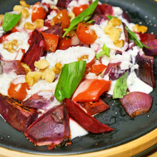 Oisixさんの『Kit Oisix』初体験!③蛯原友里さん考案ビーツの赤いホットサラダ