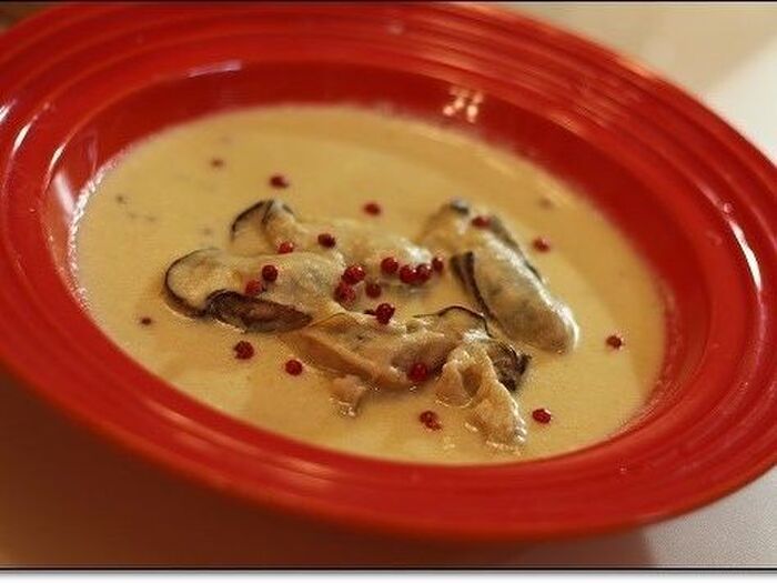 スライスチーズで簡単♪ポカポカ温か♡牡蠣の豆乳チーズクリーム煮☆