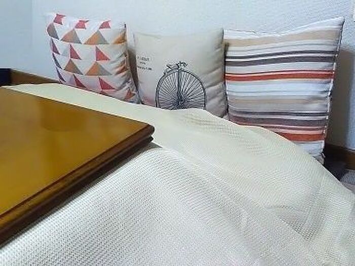 引っ越しや模様替えで使わなくなったカーテン★コタツカバーに変身!★