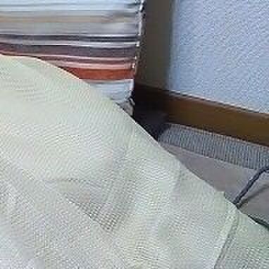 折り目が目立つ