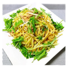 サラダ水菜とシーチキンのオイル醤油パスタ