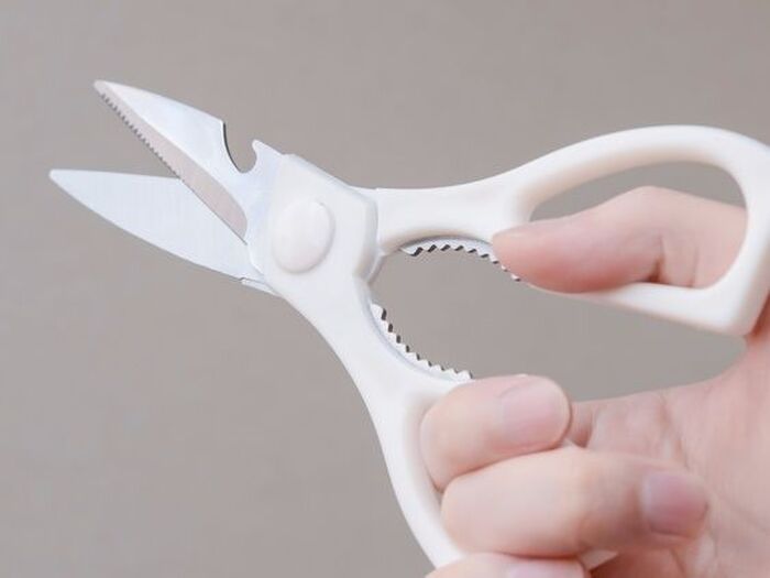 <アルミホイル活用法 5>ハサミや包丁、ナイフの切れ味復活!