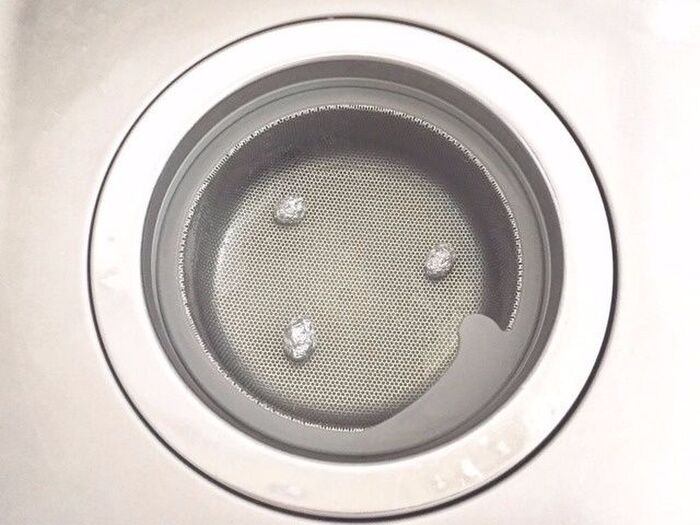 <アルミホイル活用法 3>排水口のお掃除が楽チンに!