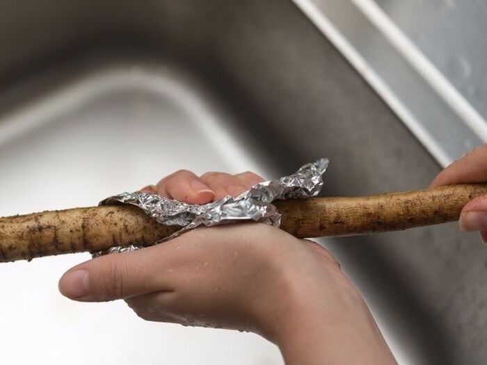 <アルミホイル活用法 7>ゴボウや生姜の面倒な皮むきに!