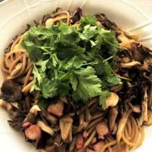 香りを楽しむ!舞茸とタコのアーリオ・オーリオ・ペペロンチーノ