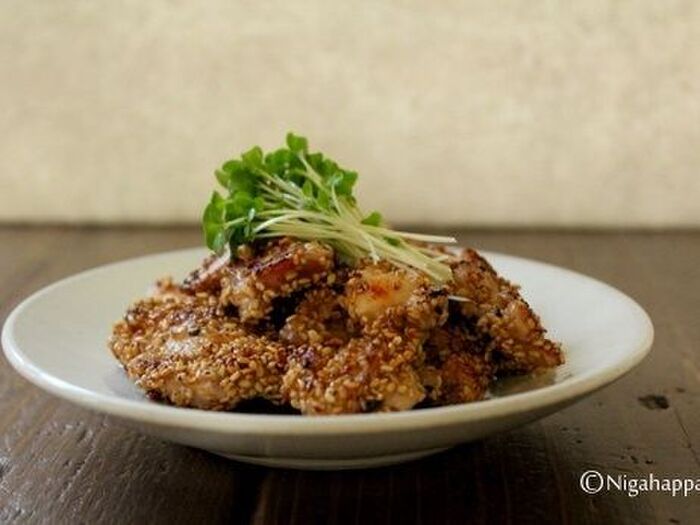 ごまたっぷり!お弁当にもピッタリ、鶏肉の甘辛ごま焼き