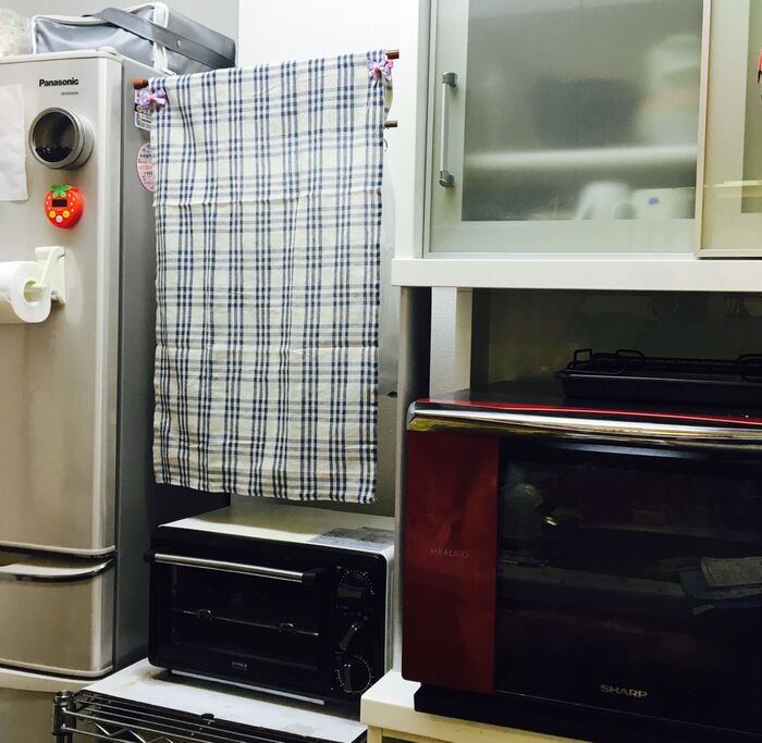 手前にさらに突っ張り棒で目隠しカーテンをして完成!