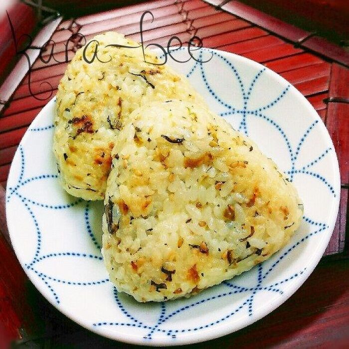 香ばし旨いっ♡ごま高菜チーズ焼おにぎり