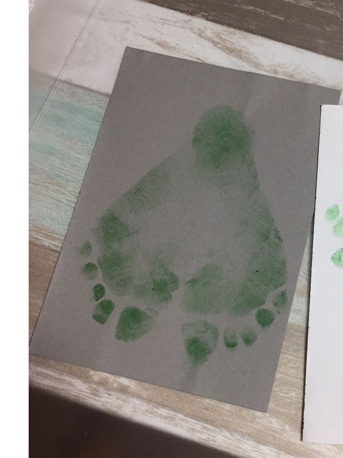 ①足型をスタンプする