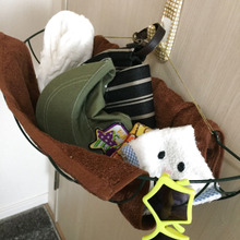 ダイソーフラワー壁掛けカゴを収納に