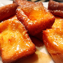 外はカリッと中はトロ〜☆新食感のフライドフレンチトースト