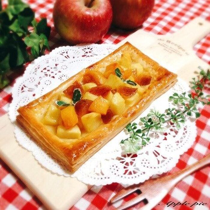 冷凍パイシートで簡単!!林檎と柿のカスタードパイ♪