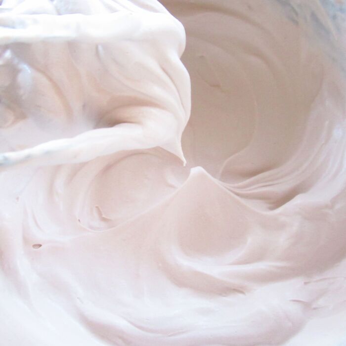 チョコソースを加えたチョコクリーム。