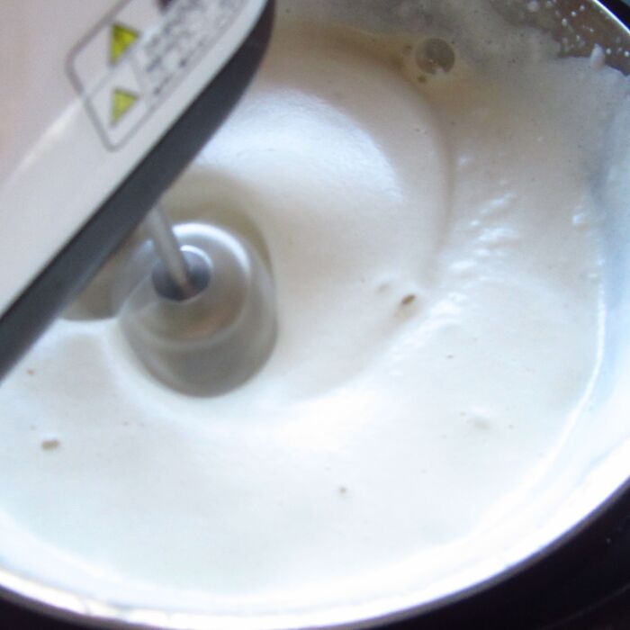 残りのきび砂糖を加える。