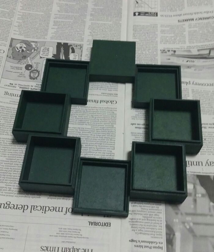 ナチュラルキッチンの木箱をグリーンにペイント