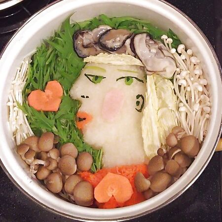 ピカソの絵をデコ鍋★きのこと野菜たっぷりのアートな牡蠣鍋