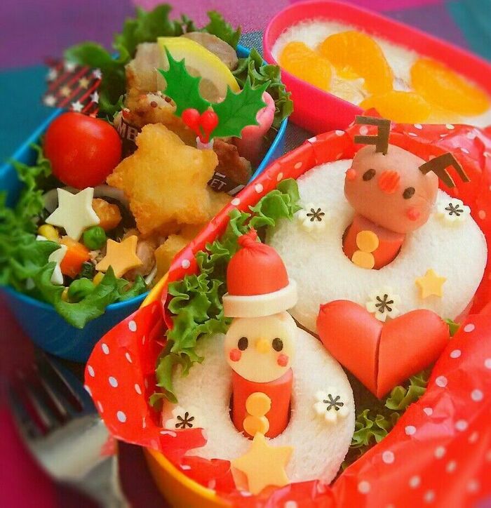 クリスマス弁当 パンからひょっこり♡サンタ&トナカイのサンドイッチ