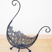 50%引きのクリスマスのアイアンスワン籠。