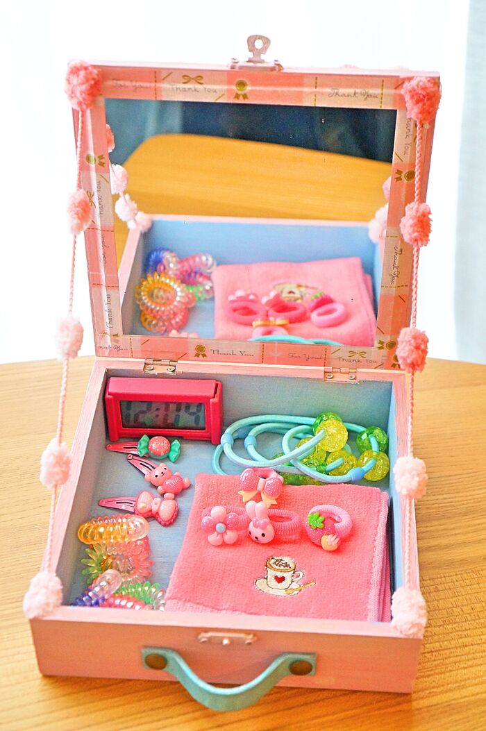 100均で!持ち運び自由な子供用ミニドレッサーDIY