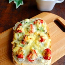 シラスとねぎのピザトースト