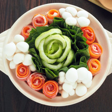 豚ばらとチンゲンサイの薔薇の鍋