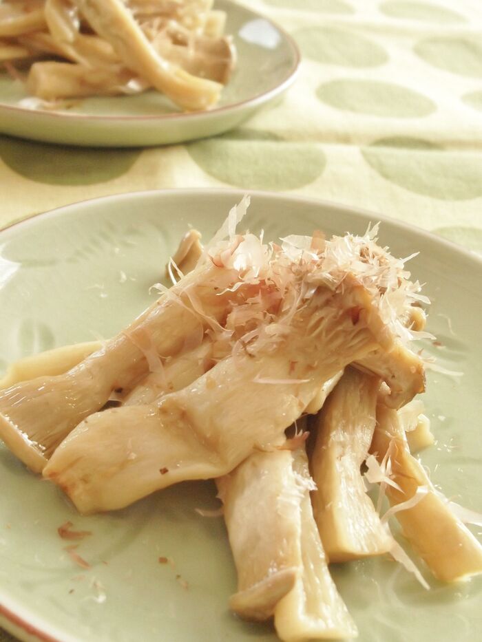 包丁いらず!レンジで3分♪エリンギのおかかオリーブ醤油