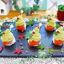 簡単!クリスマスツリーのアボカド手毬寿司