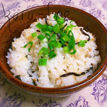 旨味たっぷり♡ホタテ缶と塩こんぶの炊き込みご飯